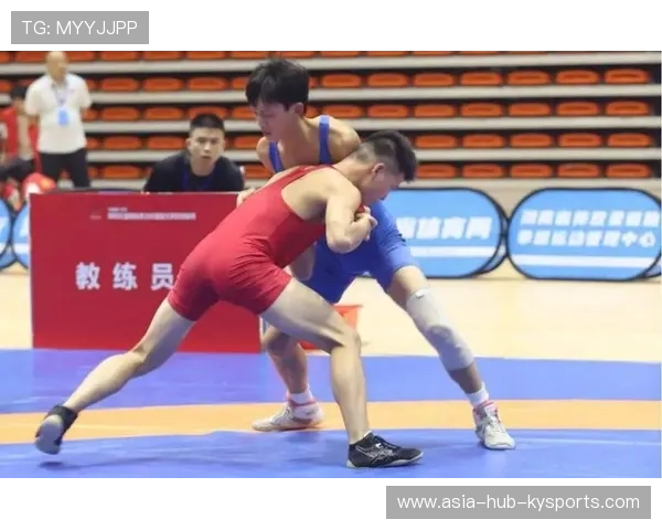 世界摔跤锦标赛轻量级出现新冠军，世界摔跤冠军排名